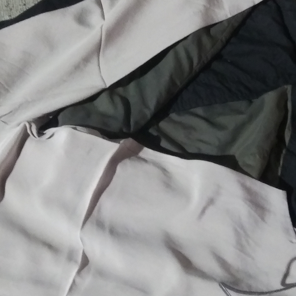 R lable long sleeve blouse - Picture 2 of 4